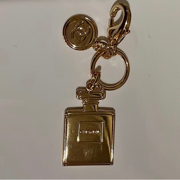 New CHANEL Double Charm with CC and Chanel Perfume Bottle & lobster clasp - Picture 3 of 6